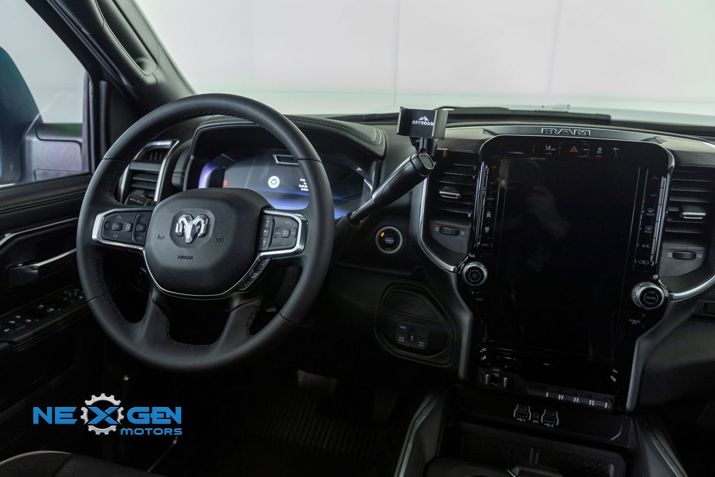 Used 2025 RAM 3500 Laramie w/ Night Edition image 29