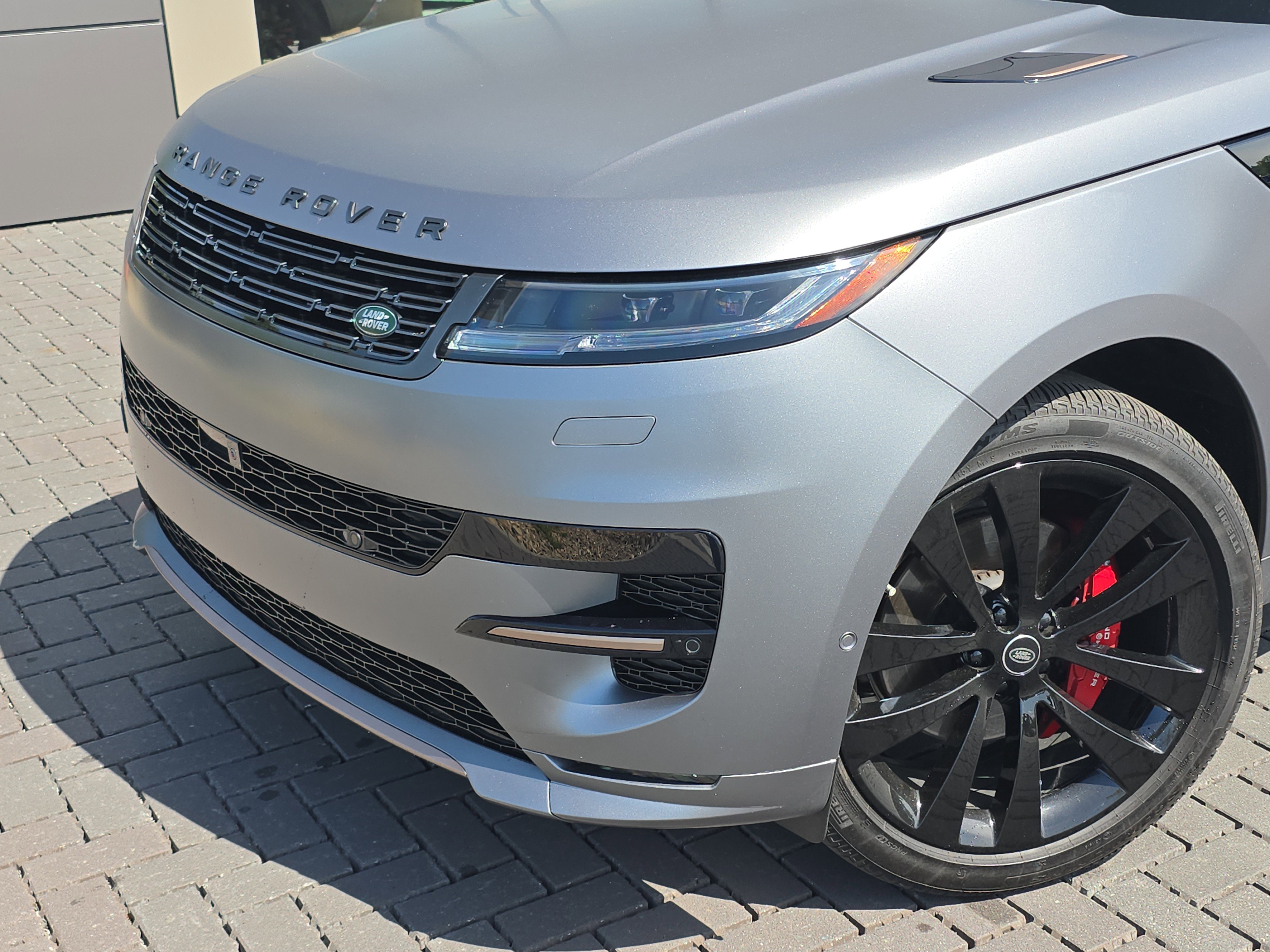 Certified 2025 Land Rover Range Rover Sport Dynamic SE AWD/4WD image 9