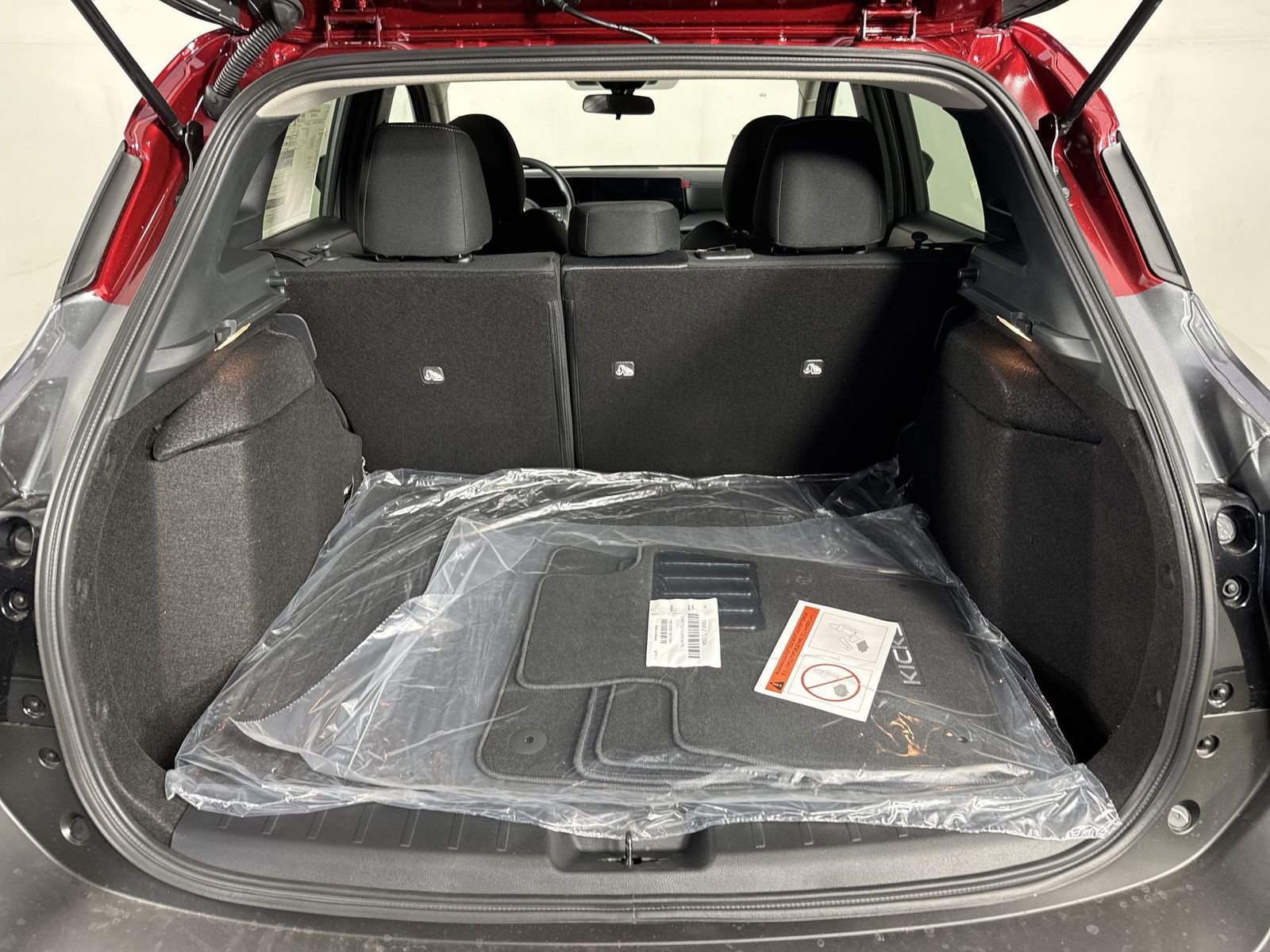 New 2025 Nissan Kicks SV image 32