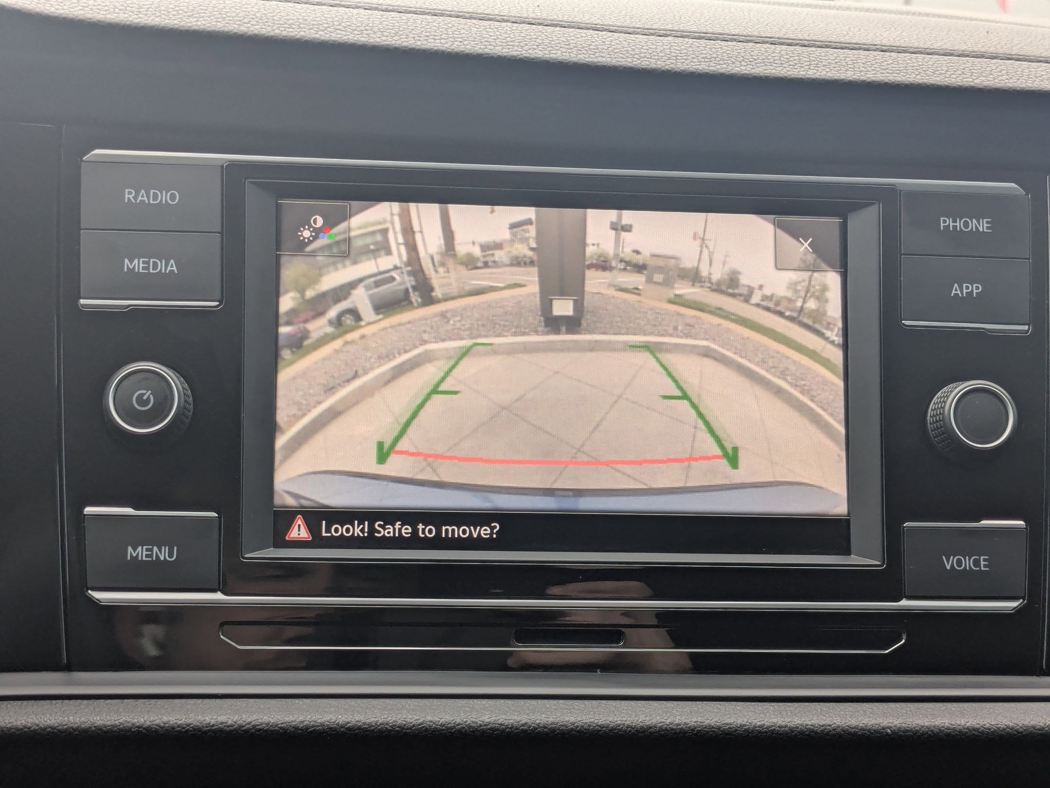 Used 2020 Volkswagen Jetta SE w/ SE Cold Weather Package image 24