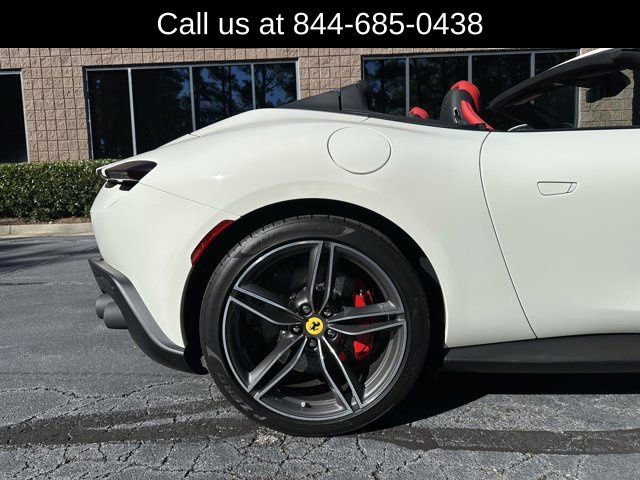 Used 2024 Ferrari Roma Spider image 5