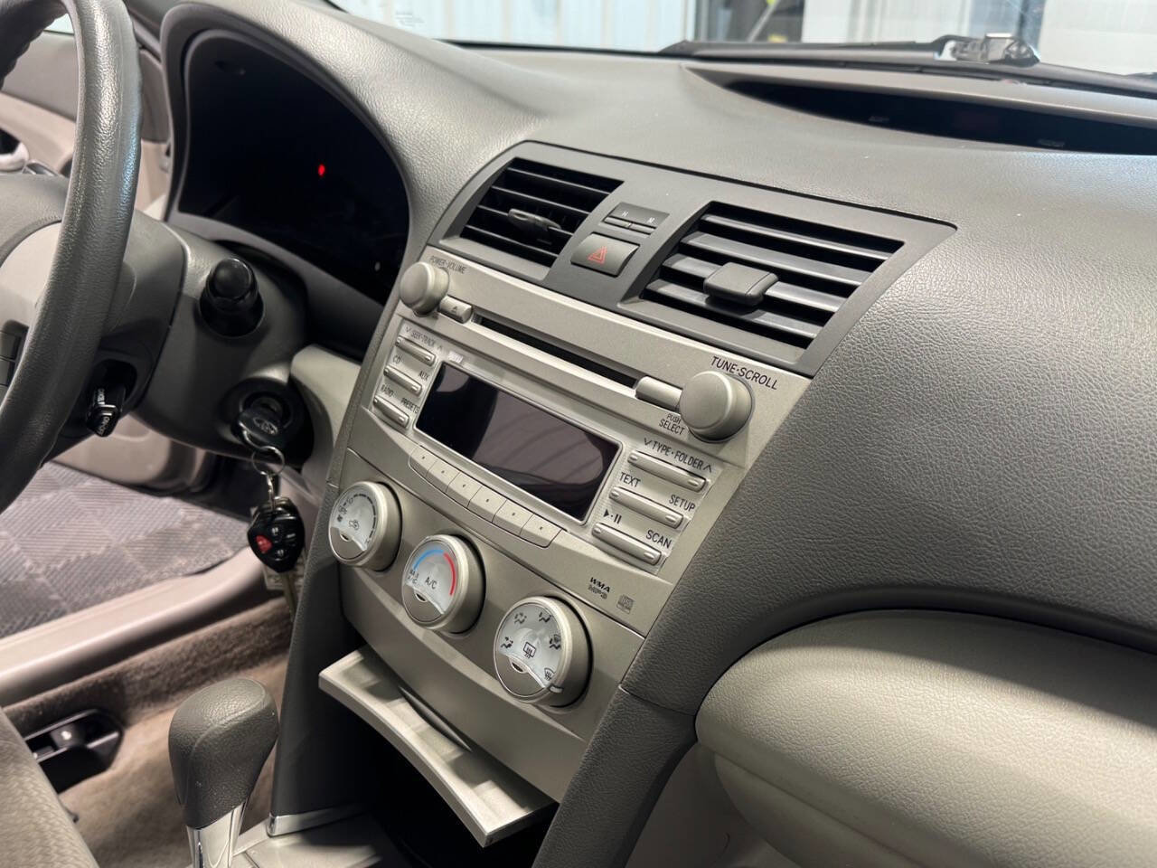 Used 2011 Toyota Camry LE w/ LE Extra-Value Pkg image 19