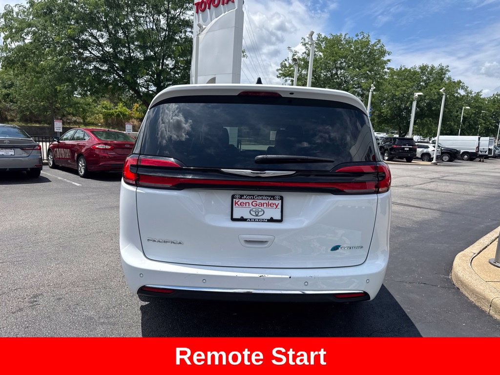 Used 2024 Chrysler Pacifica Limited FWD image 6