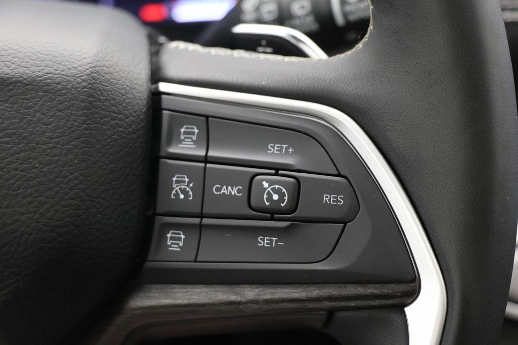 Used 2024 Jeep Grand Cherokee L Limited w/ Luxury Tech Group II AWD/4WD image 20