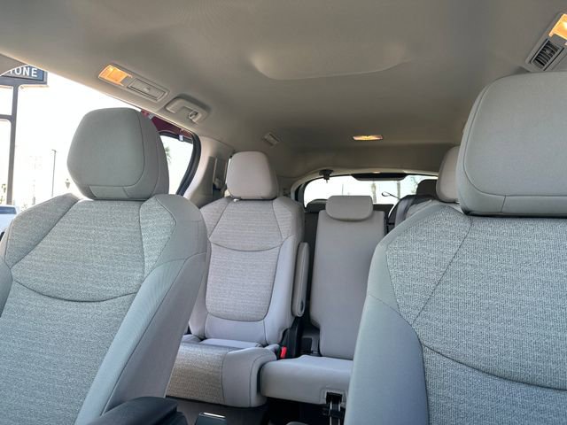 Used 2023 Toyota Sienna LE FWD image 21