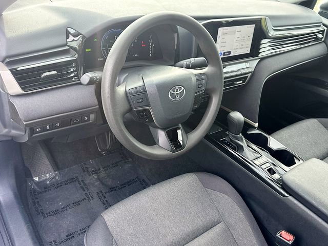 Used 2025 Toyota Camry LE FWD image 9