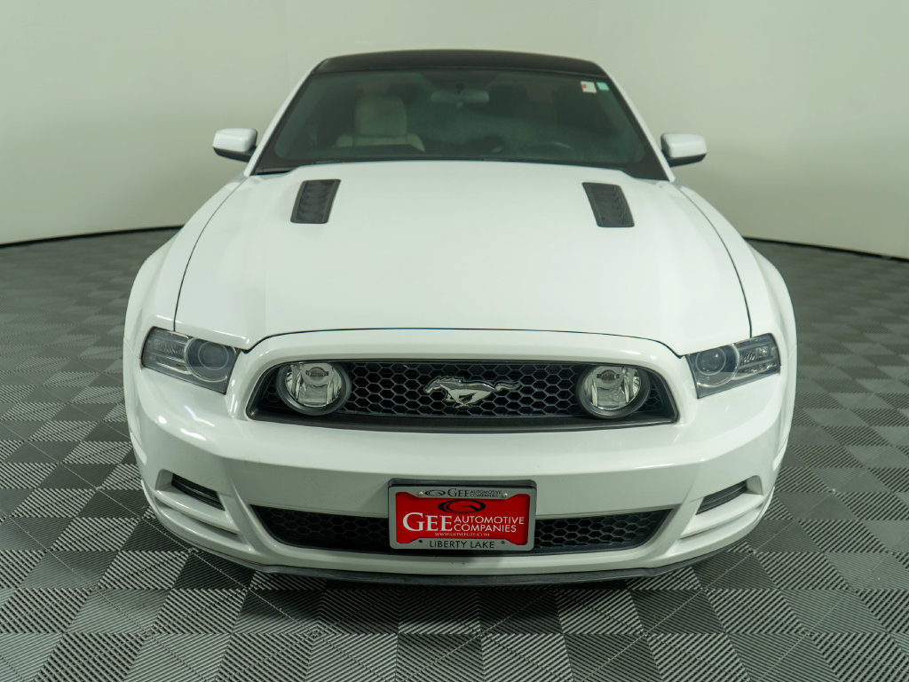 Used 2014 Ford Mustang GT RWD image 2