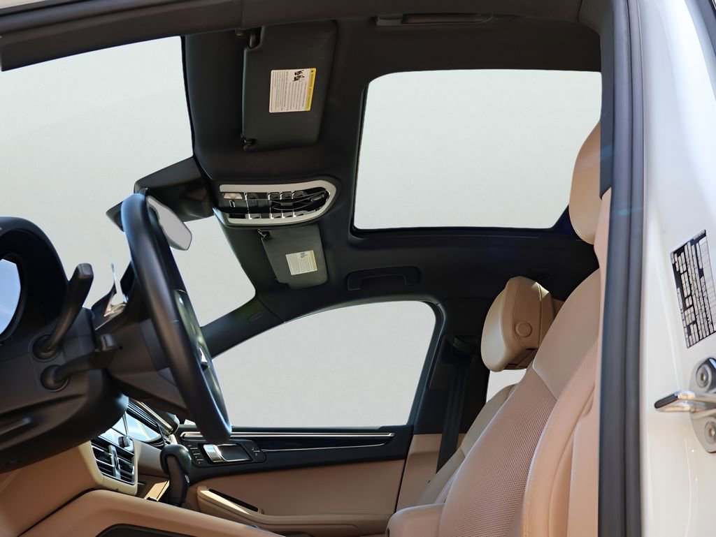 Certified 2023 Porsche Macan image 35