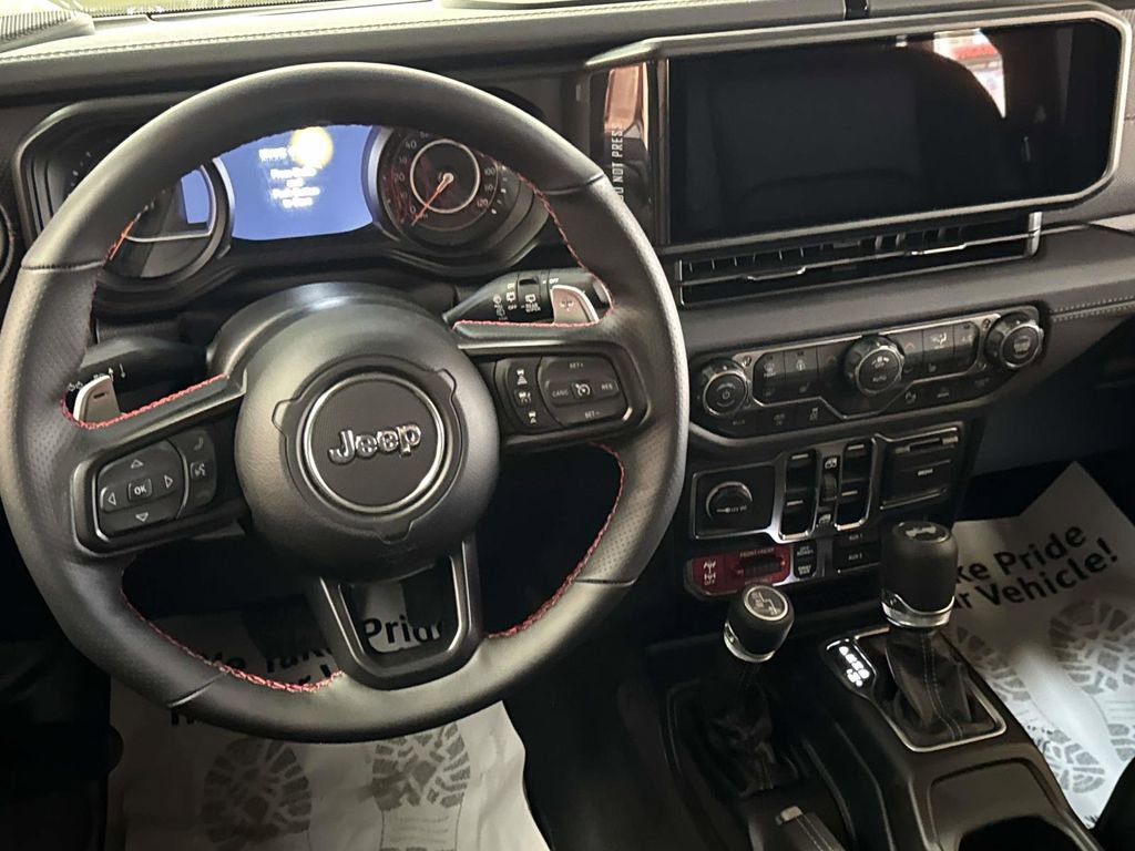 New 2026 Jeep Wrangler Unlimited Rubicon 392 w/ Dual Top Group image 3