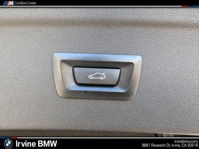 Used 2026 BMW iX xDrive60 w/ Premium Package image 17