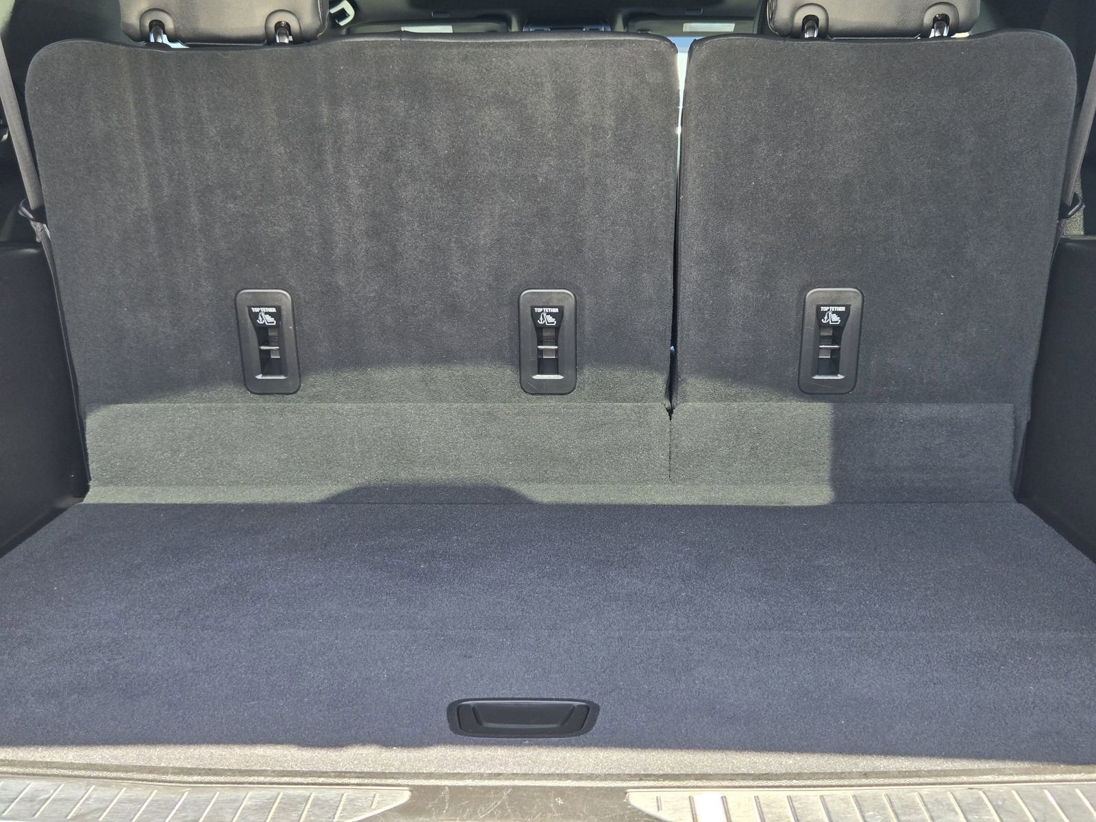 Used 2023 GMC Yukon XL AT4 w/ Technology Package image 36