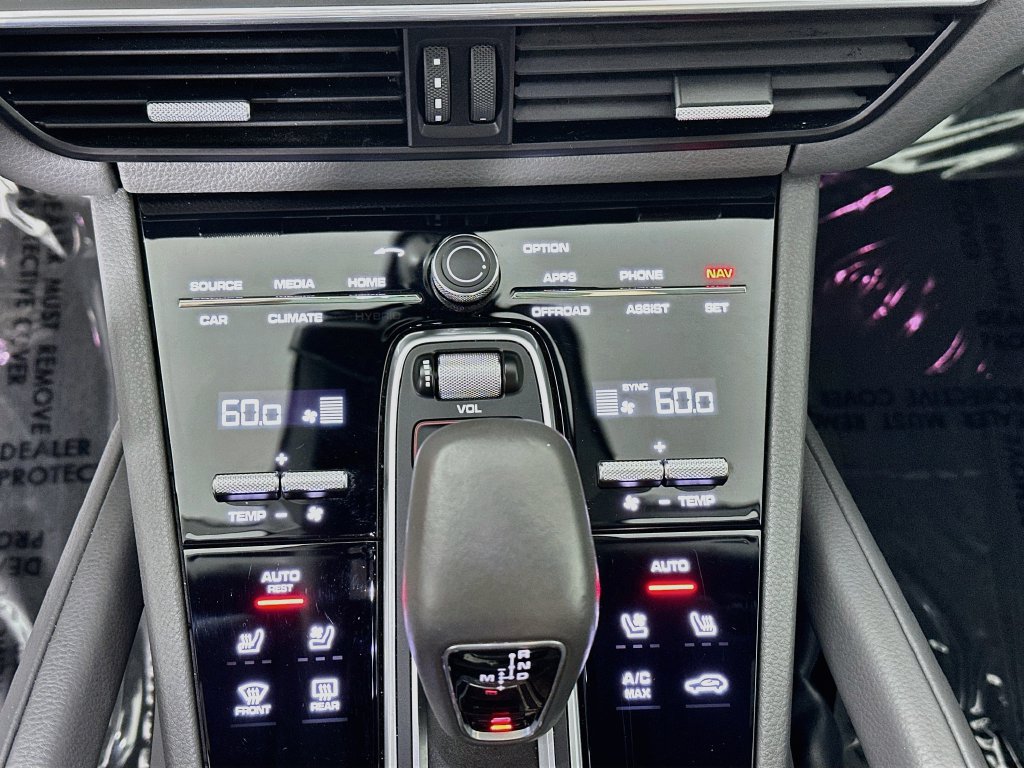 Used 2022 Porsche Cayenne S AWD/4WD image 16