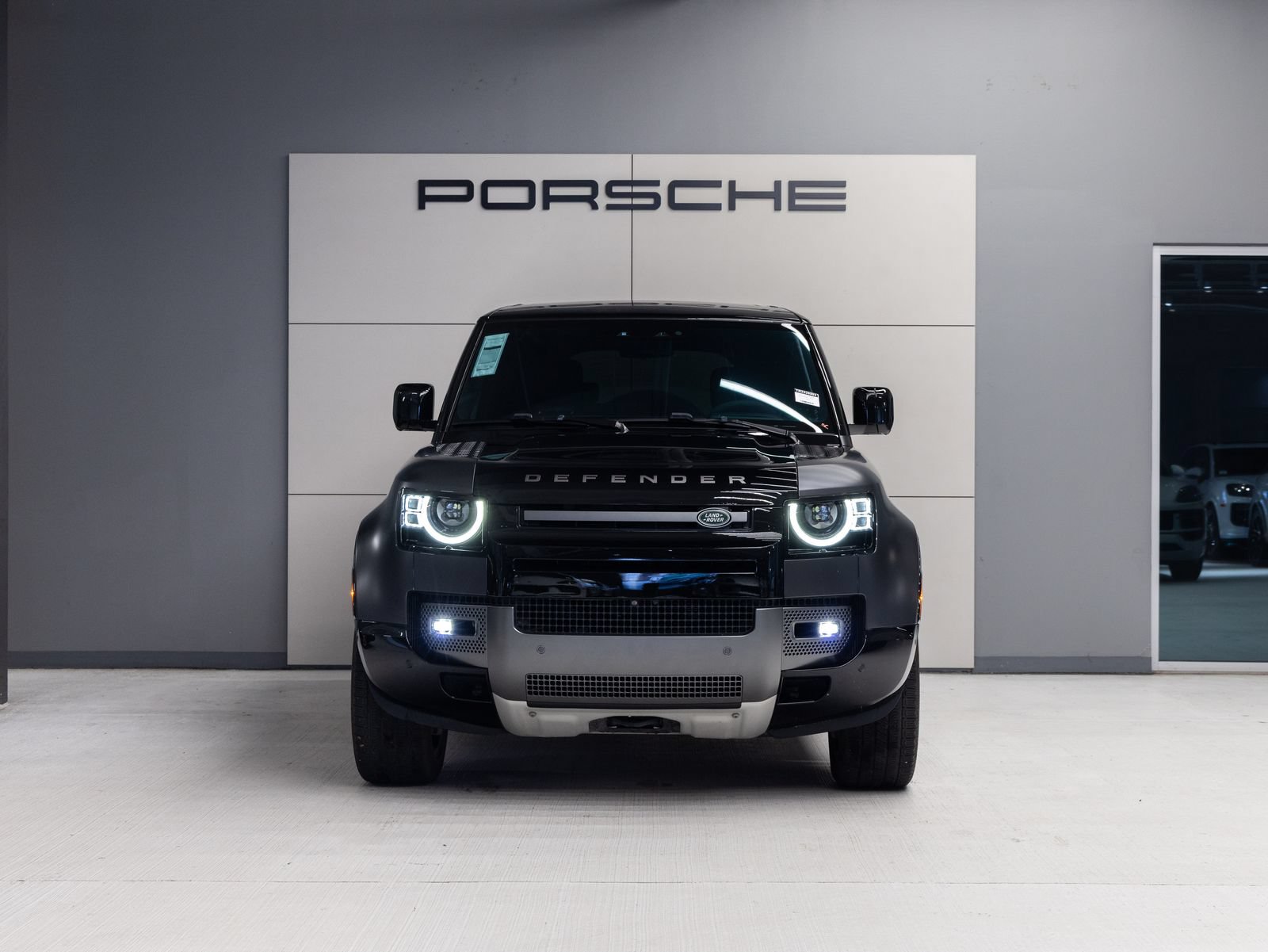 Used 2024 Land Rover Defender 90 Carpathian Edition AWD/4WD image 10