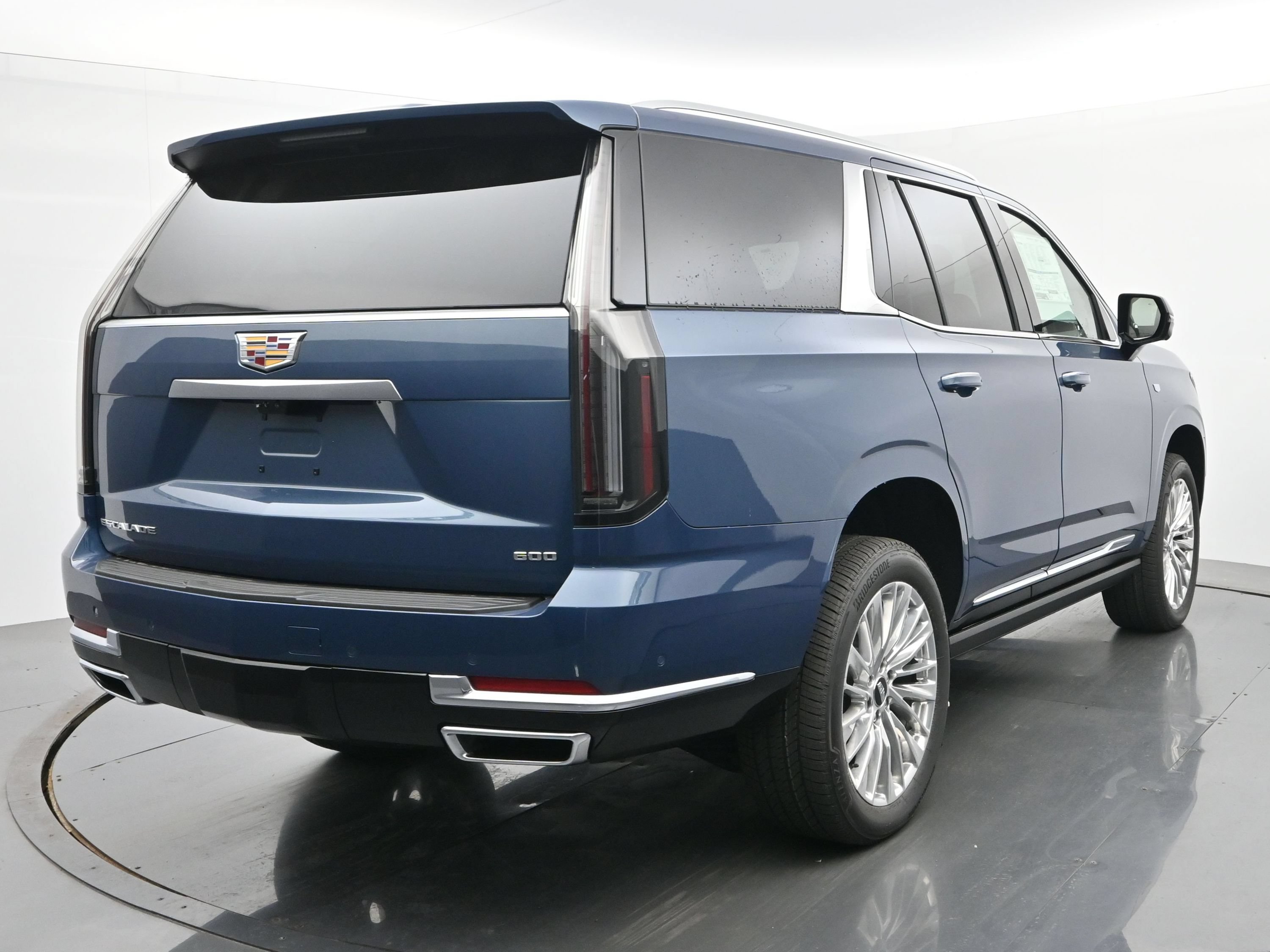 New 2026 Cadillac Escalade Luxury w/ Touring Package AWD/4WD image 5