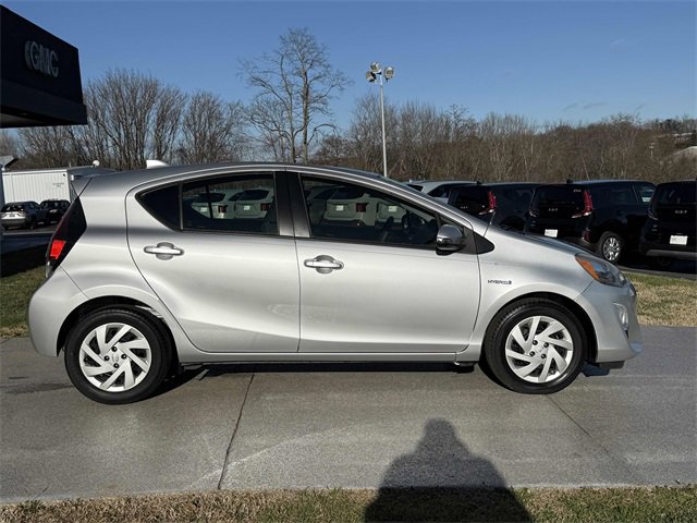 Used 2015 Toyota Prius C One image 17