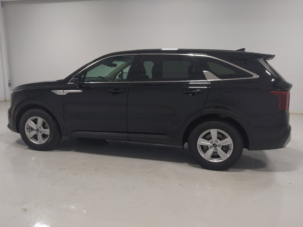 Used 2024 Kia Sorento LX FWD image 3