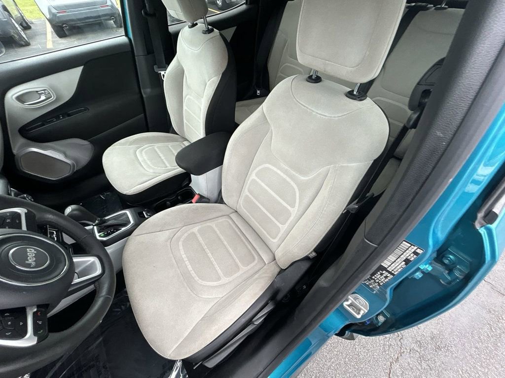 Used 2021 Jeep Renegade Latitude FWD image 14
