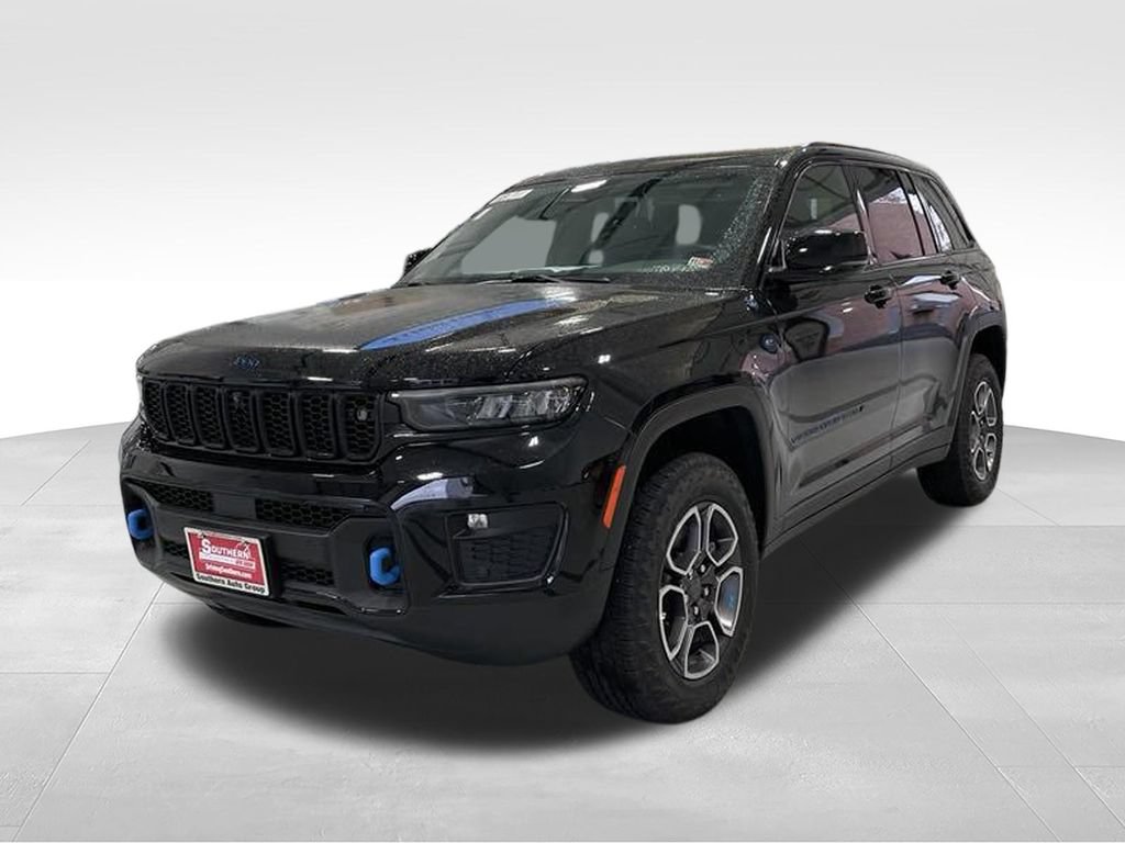 New 2024 Jeep Grand Cherokee Trailhawk w/ Advanced Protech Group II AWD/4WD image 12