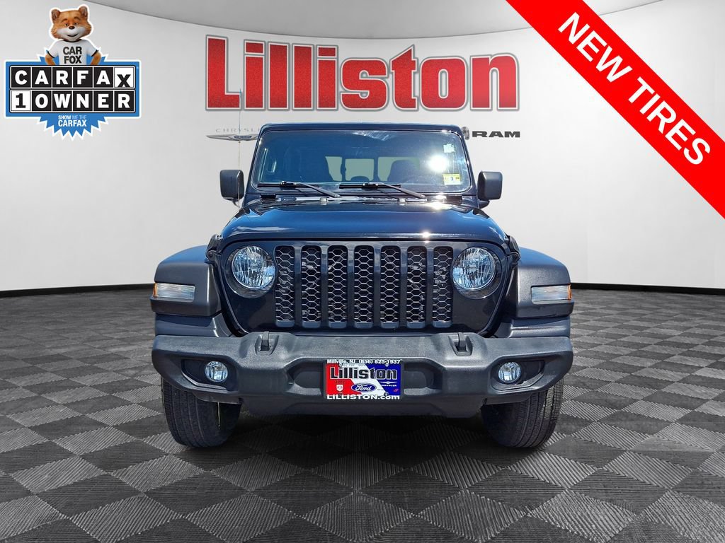 Used 2021 Jeep Gladiator Sport w/ Trailer Tow Package AWD/4WD image 2