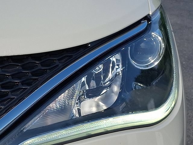 Used 2017 Chrysler Pacifica Limited FWD image 12