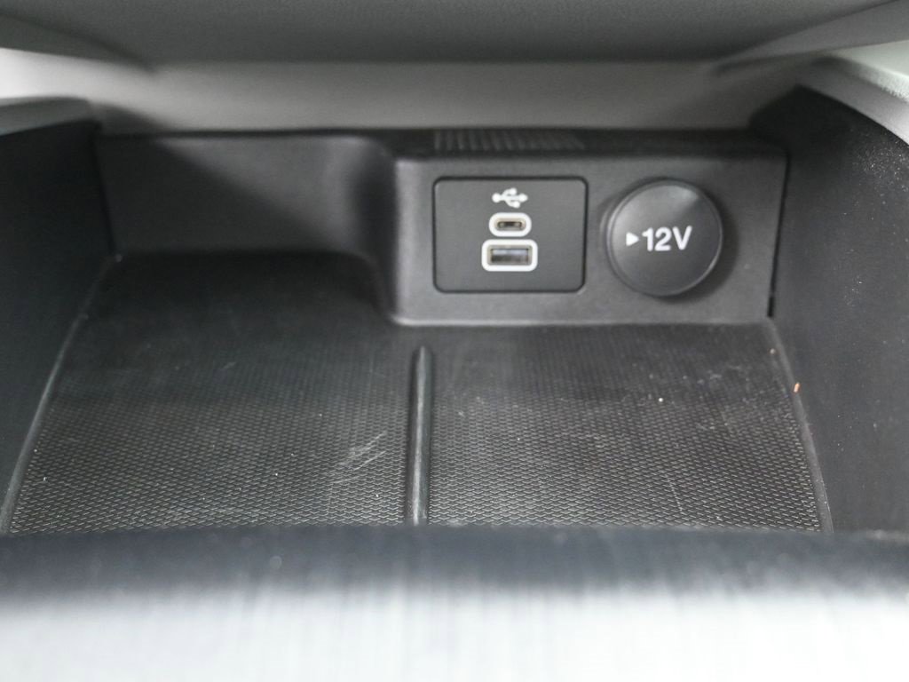 Certified 2025 Ford Escape SE w/ Class II Trailer Tow Package image 18