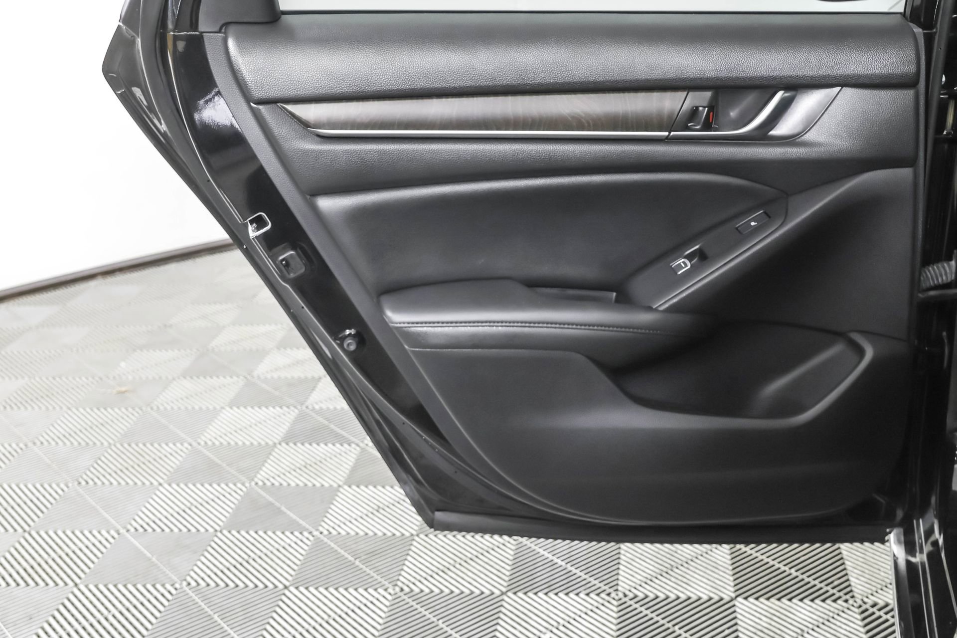 Used 2021 Honda Accord Touring image 39