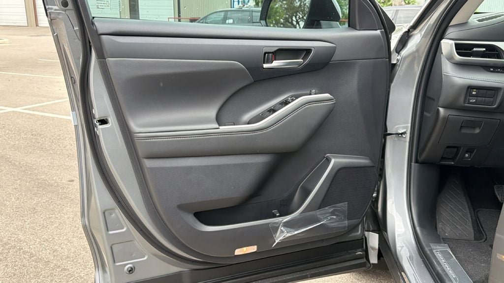 New 2026 Toyota Highlander XLE AWD/4WD image 13