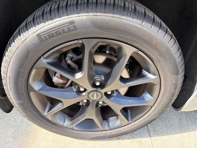 Certified 2025 Chrysler Pacifica Limited AWD/4WD image 8