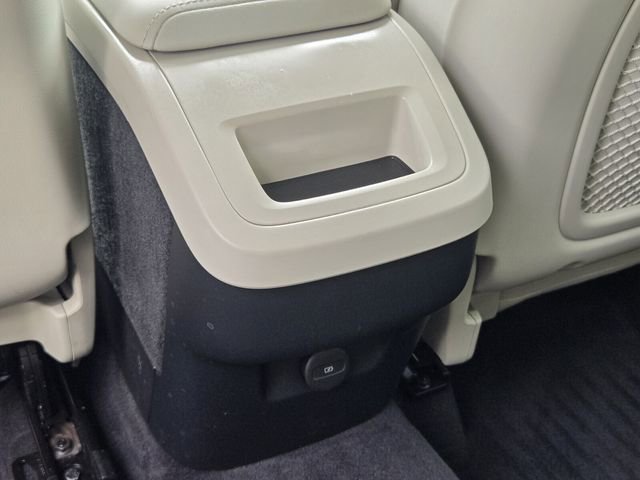 Used 2023 Volvo XC60 B5 Plus w/ Protection Package Premier image 16