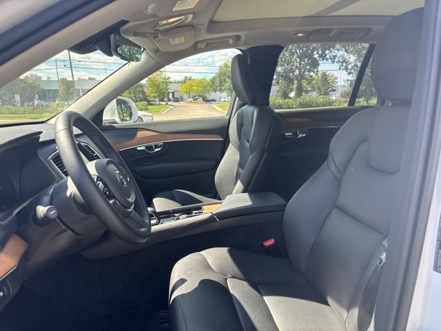 Used 2025 Volvo XC90 T8 Plus w/ Protection Package Premier AWD/4WD image 6