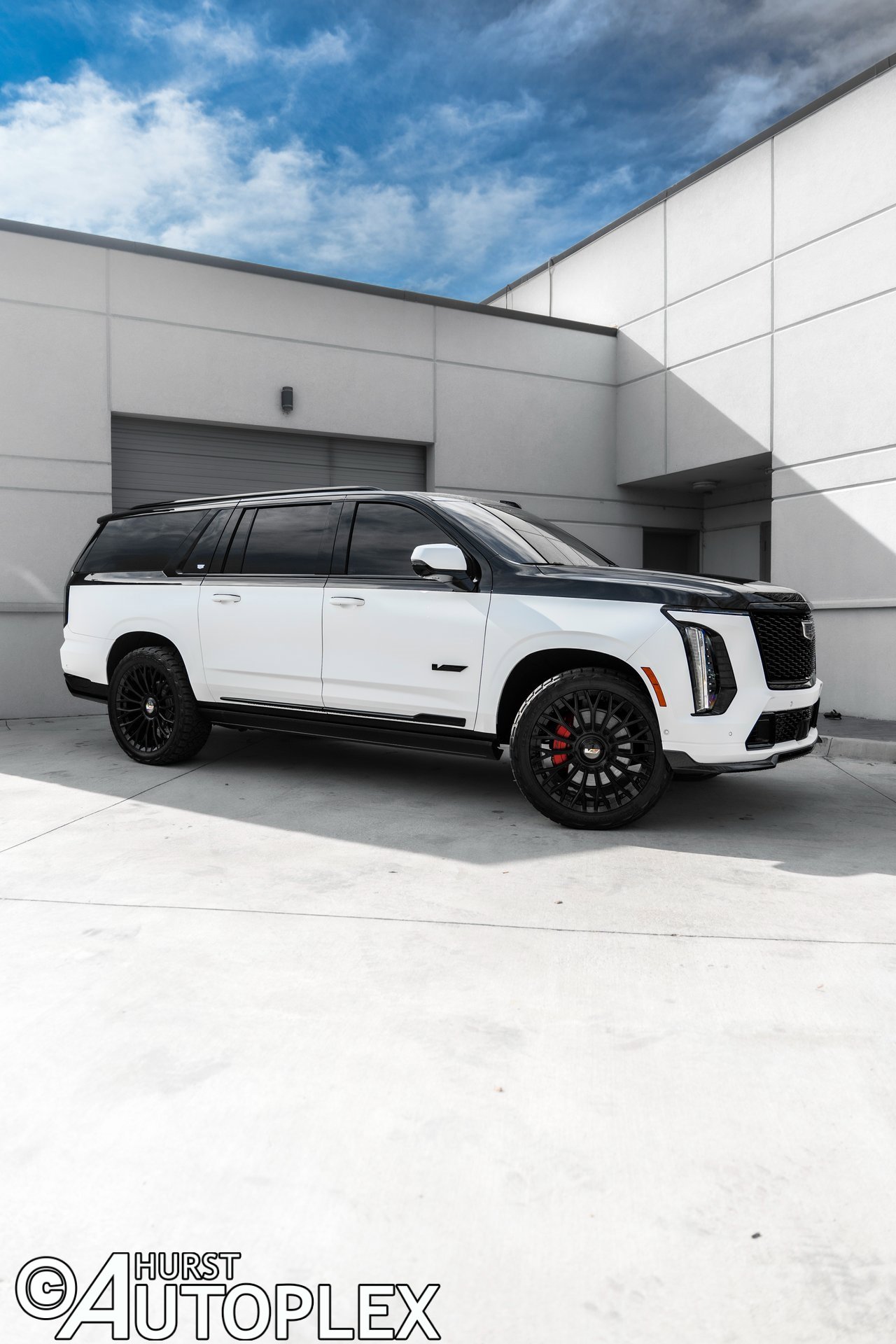 Used 2025 Cadillac Escalade ESV V