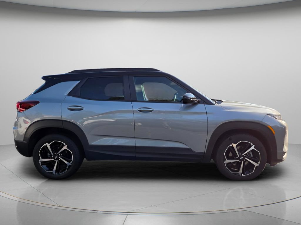 Used 2023 Chevrolet TrailBlazer RS w/ Convenience Package FWD image 5