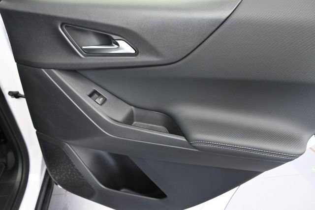 New 2026 Chevrolet Equinox LT w/ Convenience Package II FWD image 32