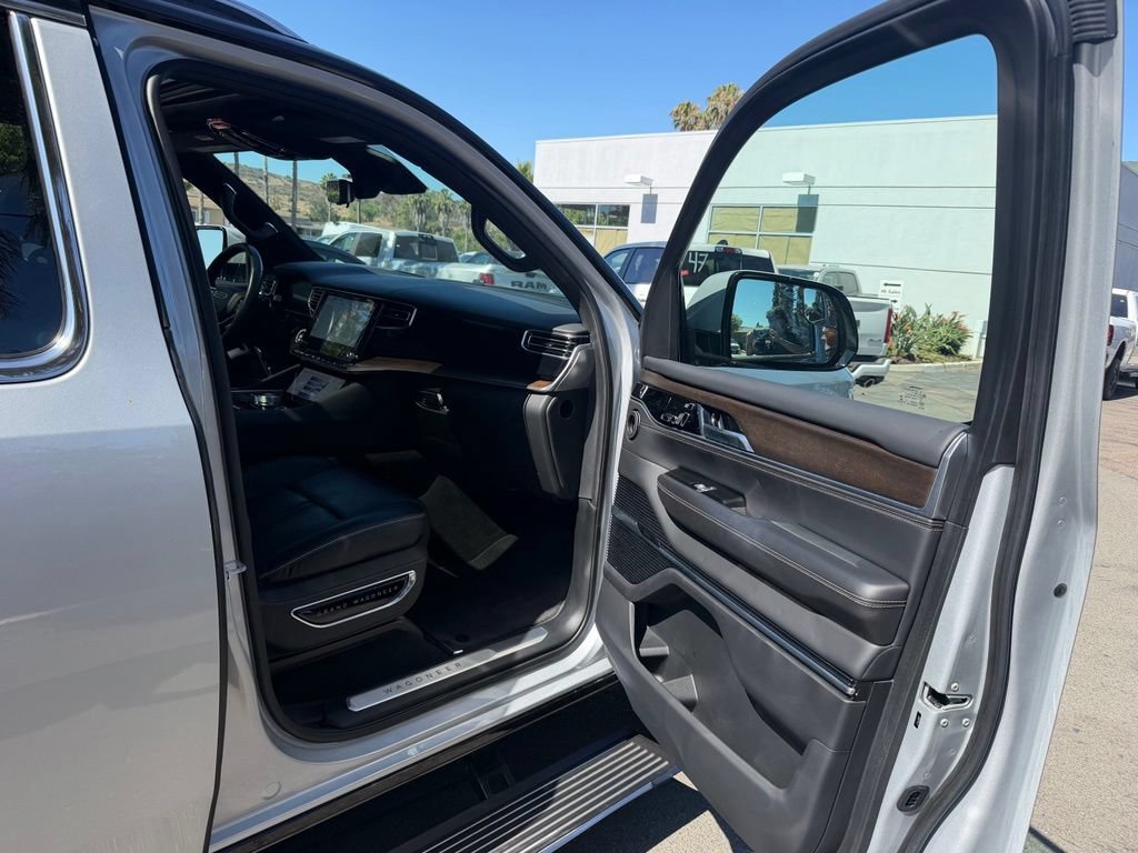 Certified 2022 Jeep Grand Wagoneer Series II w/ Convenience Group III AWD/4WD image 18