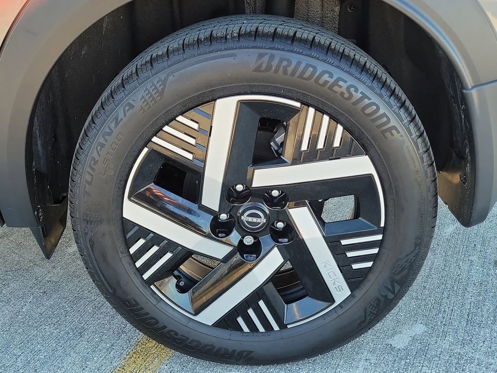 Certified 2025 Nissan Kicks SV FWD image 15