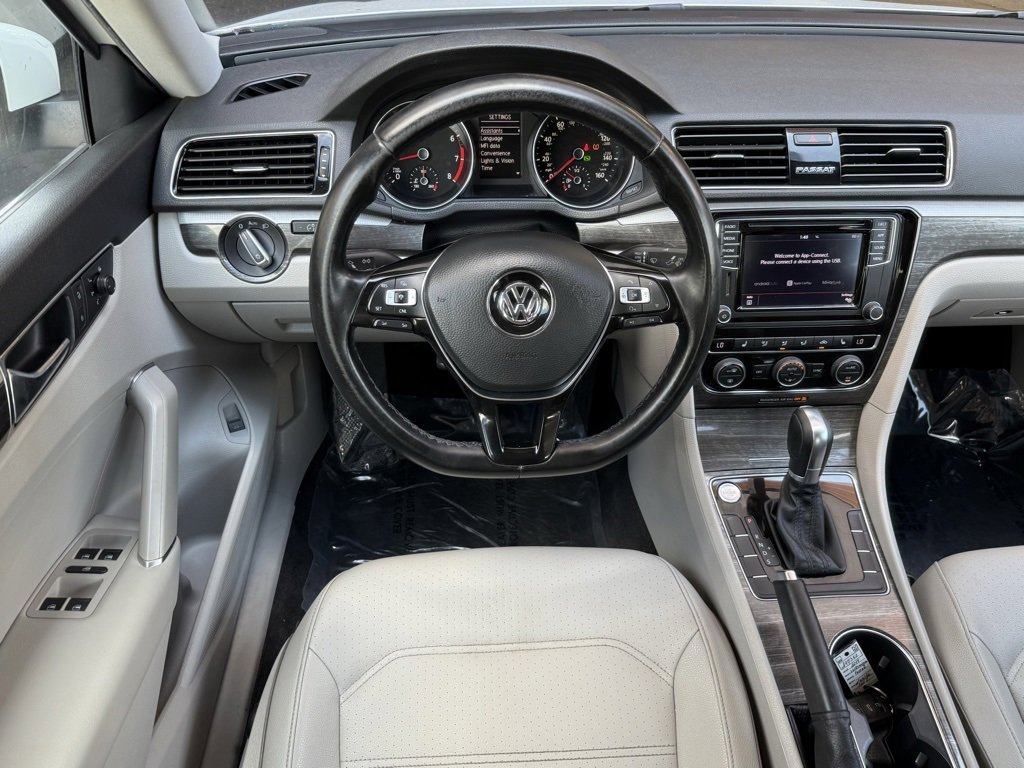 Used 2018 Volkswagen Passat 2.0T SE image 23