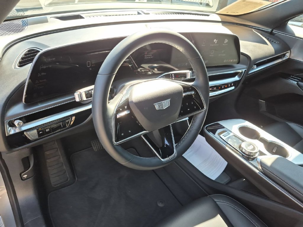 Certified 2024 Cadillac Lyriq Tech RWD image 2