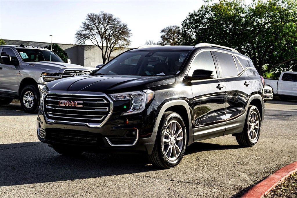 Used 2024 GMC Terrain SLT image 9
