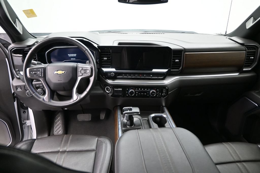 Used 2024 Chevrolet Silverado 1500 High Country AWD/4WD image 14
