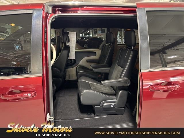 Used 2019 Dodge Grand Caravan SXT image 26