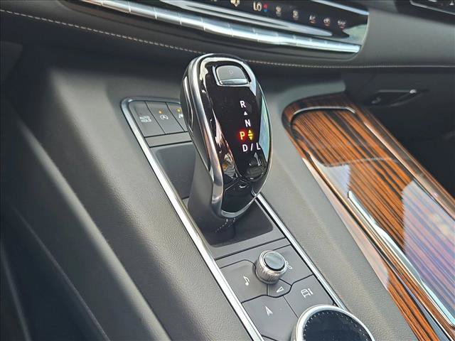 Used 2024 Cadillac Escalade Luxury RWD image 12