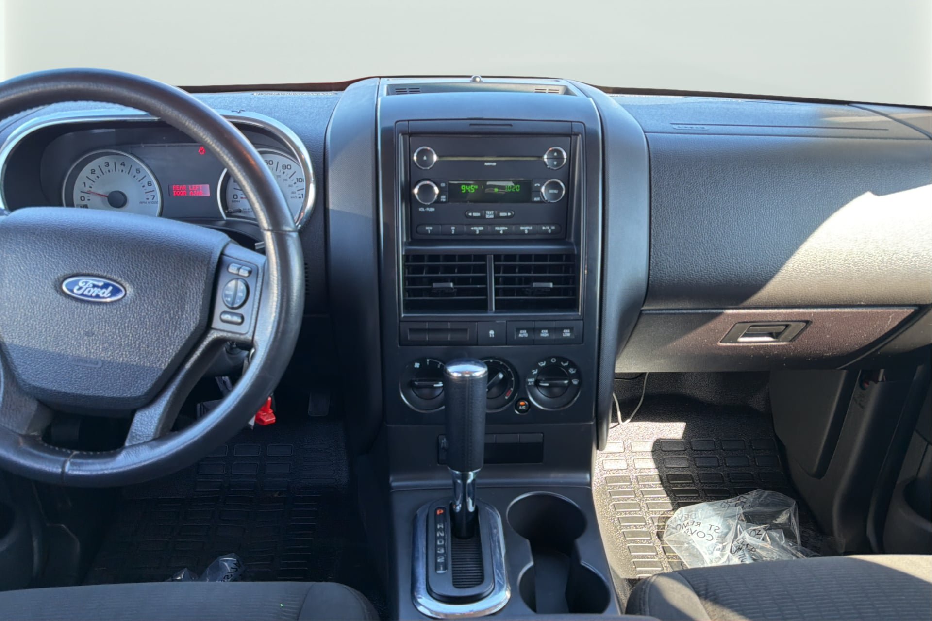 Used 2010 Ford Explorer Sport Trac XLT AWD/4WD image 16