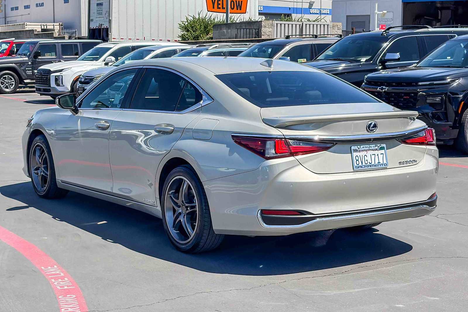 Used 2021 Lexus ES 300h w/ Premium Package FWD image 2