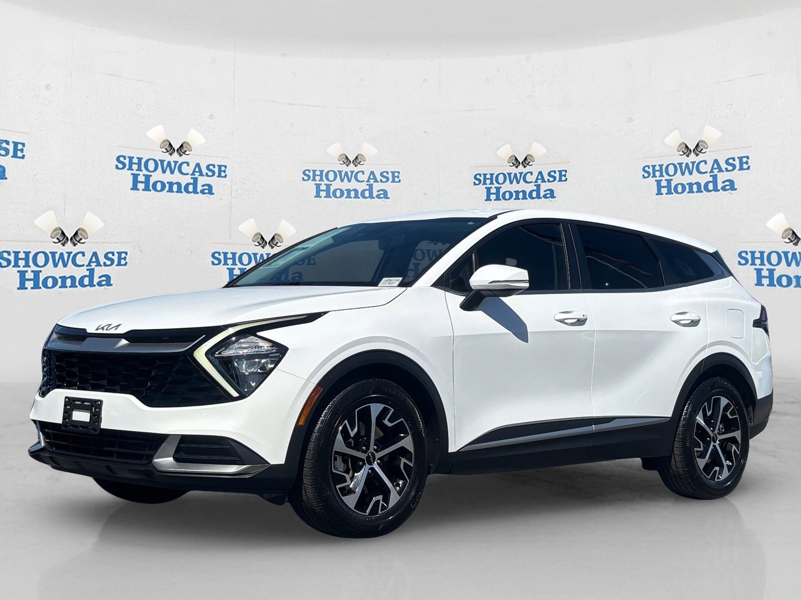 Used 2023 Kia Sportage EX image 2