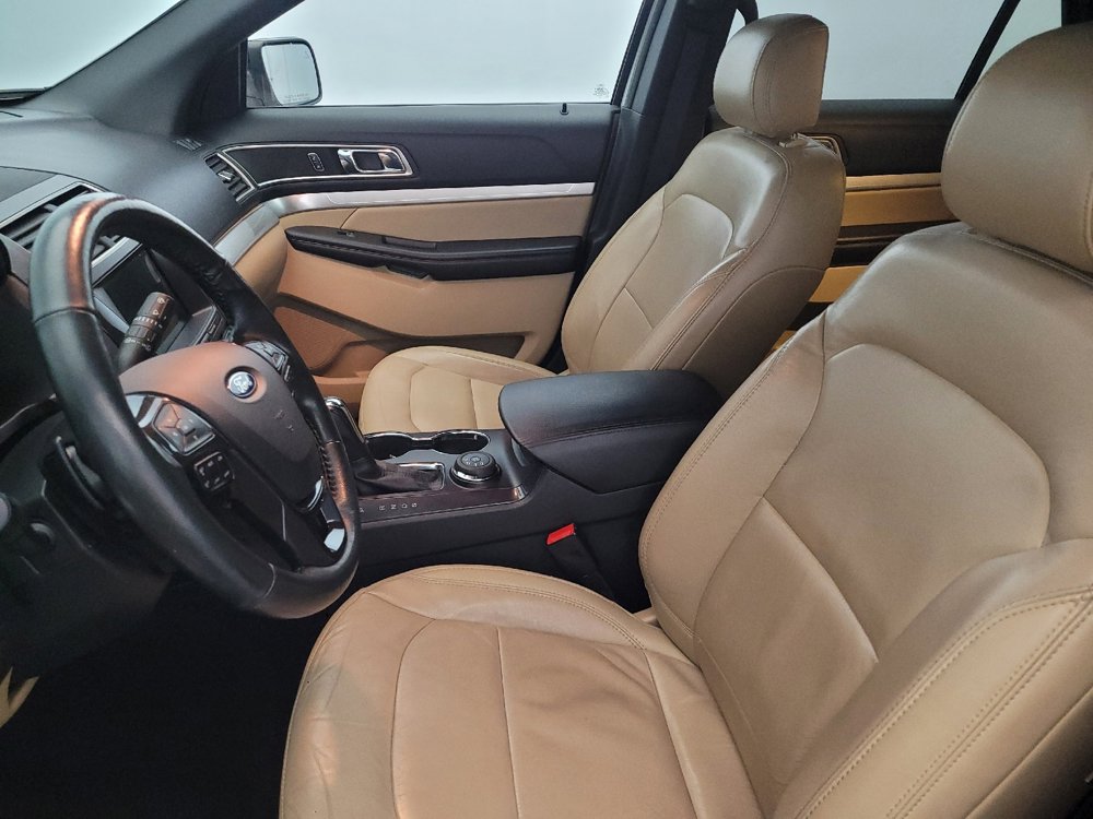 Used 2017 Ford Explorer XLT w/ Equipment Group 202A image 17