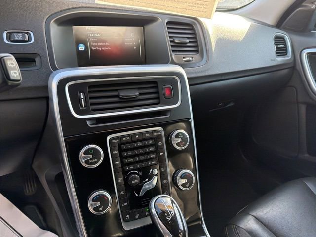 Used 2016 Volvo V60 T5 Cross Country w/ Convenience Package image 23