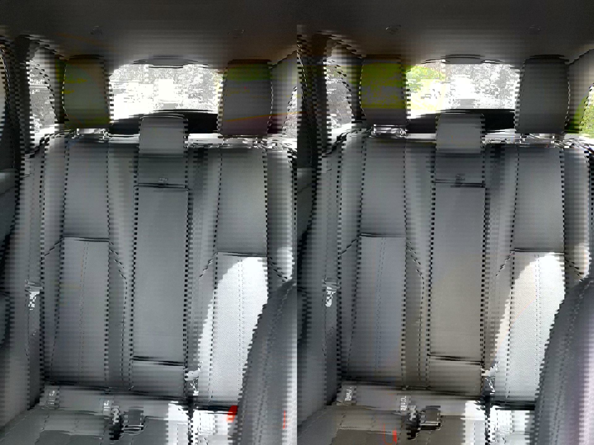 Used 2025 Land Rover Range Rover Velar Dynamic SE image 56