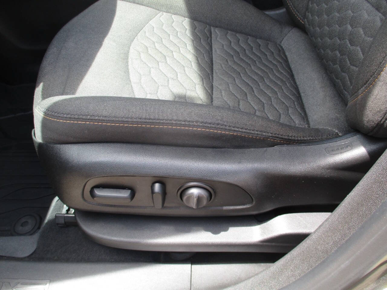 Used 2020 Chevrolet Equinox LT AWD/4WD image 13