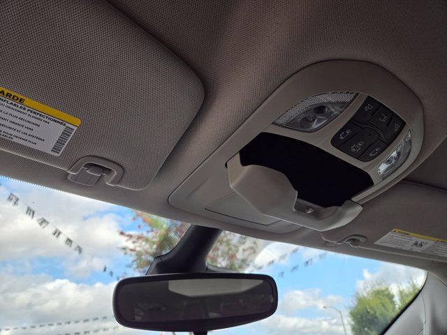 Used 2024 Chrysler Pacifica Touring-L FWD image 23