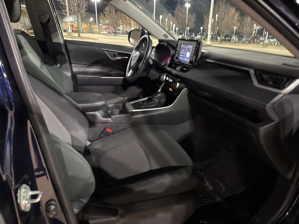 Used 2020 Toyota RAV4 XLE w/ Convenience Package image 17